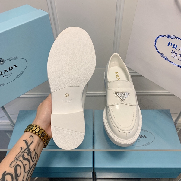 ブランド激安靴角部分ディテール